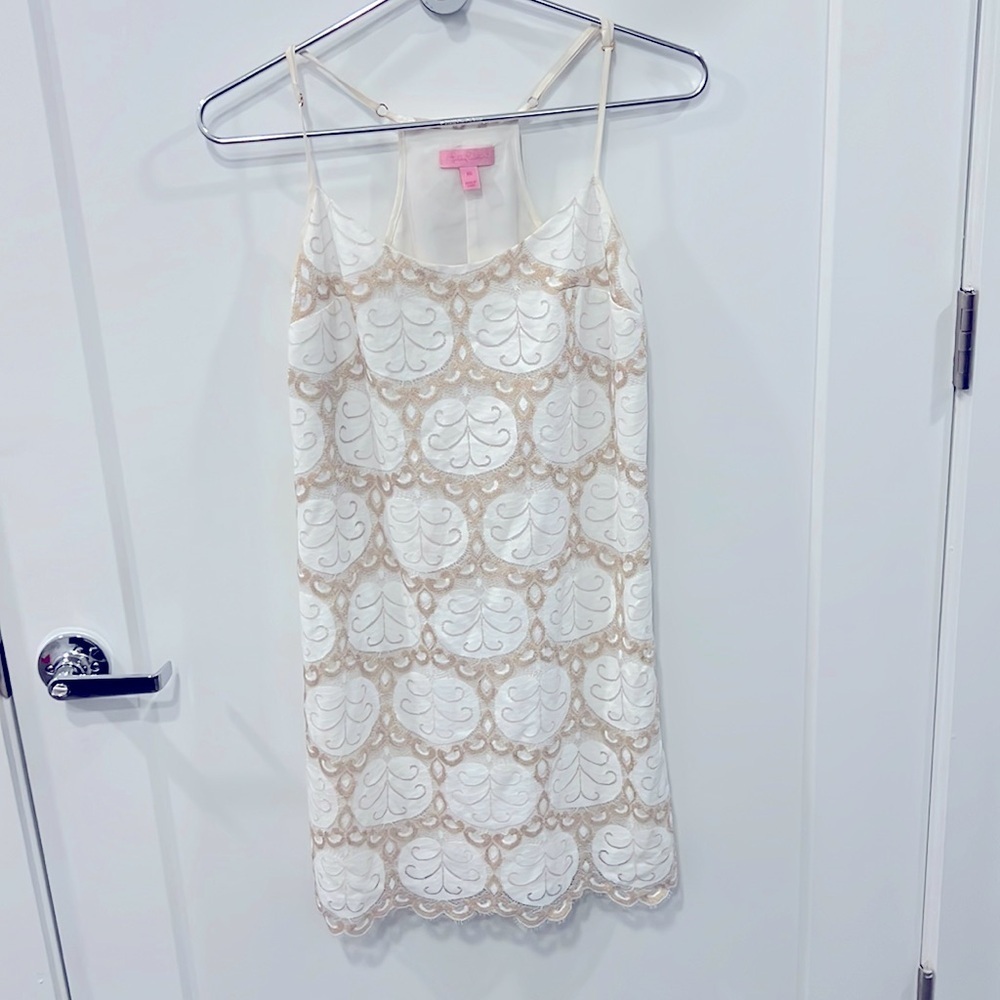 Lily Pulitzer White Gold Silk Cocktail Dress | XS | Pre-Loved | Hoco Dress flowy